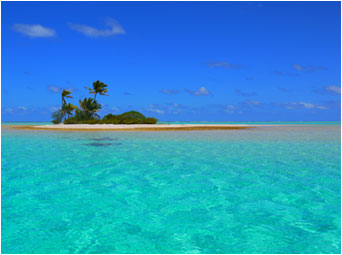 One of Fakarava's uninhabited motus